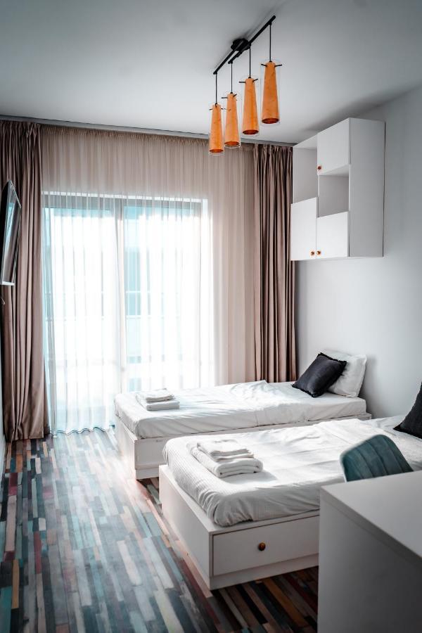 Luxury Family Apartment With Private Parking And Forest View ทิมิชัวรา ภายนอก รูปภาพ