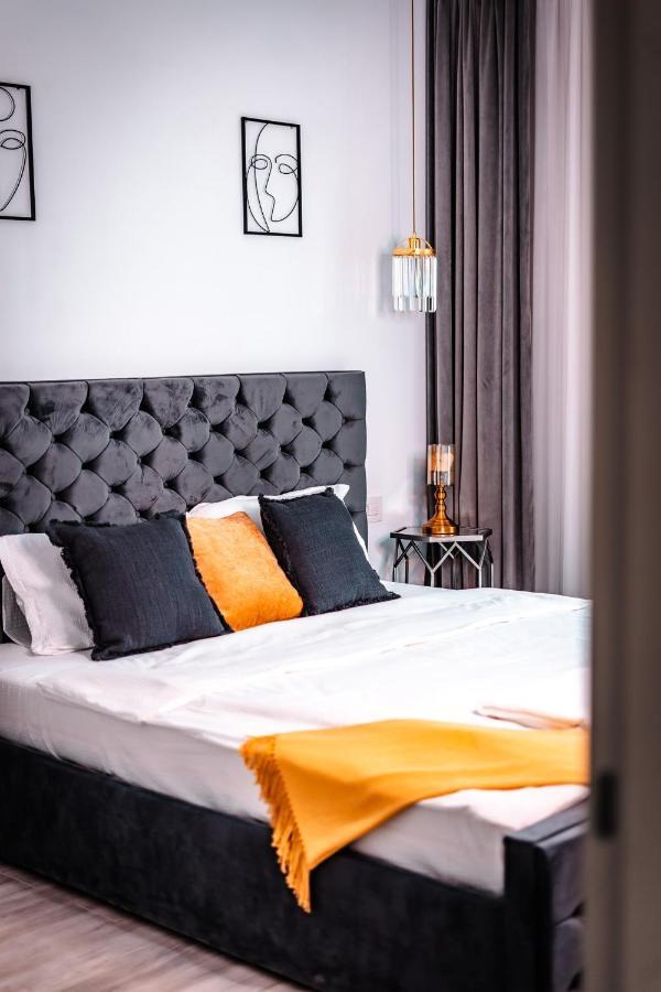 Luxury Family Apartment With Private Parking And Forest View ทิมิชัวรา ภายนอก รูปภาพ