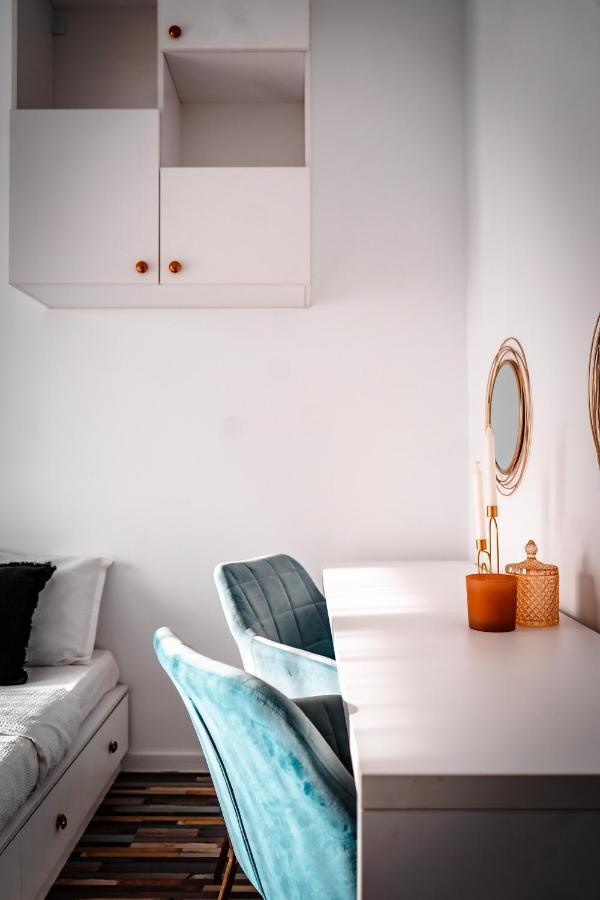 Luxury Family Apartment With Private Parking And Forest View ทิมิชัวรา ภายนอก รูปภาพ