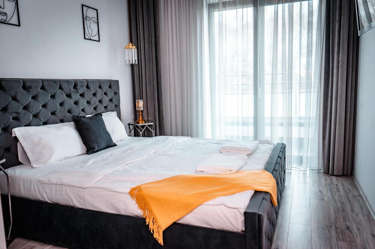 Luxury Family Apartment With Private Parking And Forest View ทิมิชัวรา ภายนอก รูปภาพ