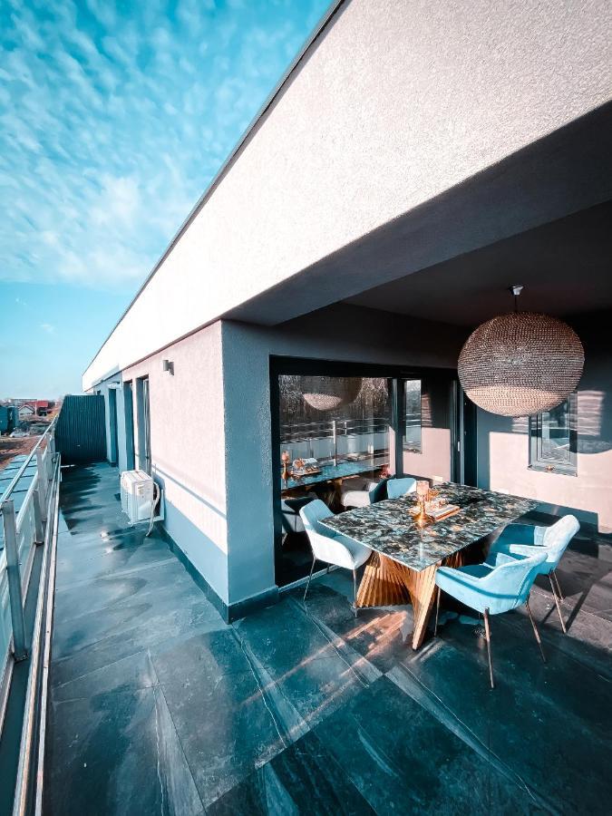 Luxury Family Apartment With Private Parking And Forest View ทิมิชัวรา ภายนอก รูปภาพ