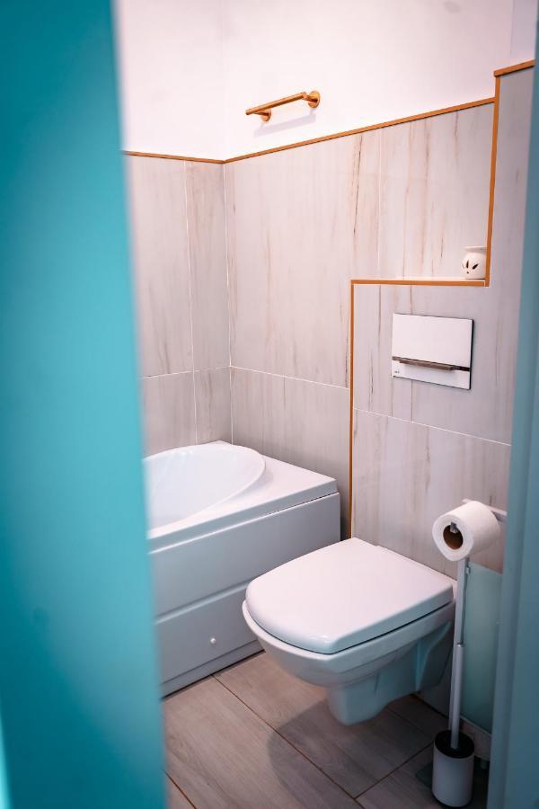 Luxury Family Apartment With Private Parking And Forest View ทิมิชัวรา ภายนอก รูปภาพ
