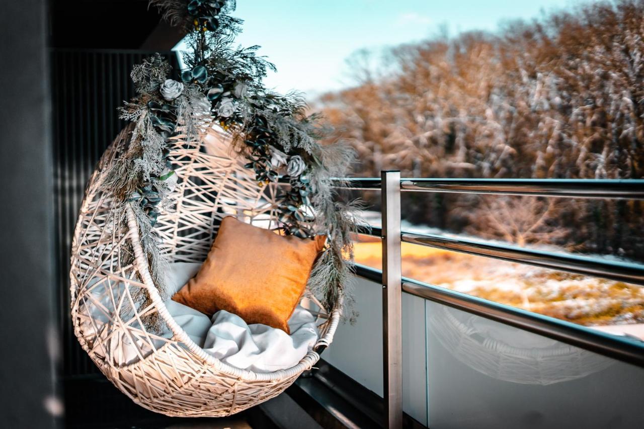 Luxury Family Apartment With Private Parking And Forest View ทิมิชัวรา ภายนอก รูปภาพ